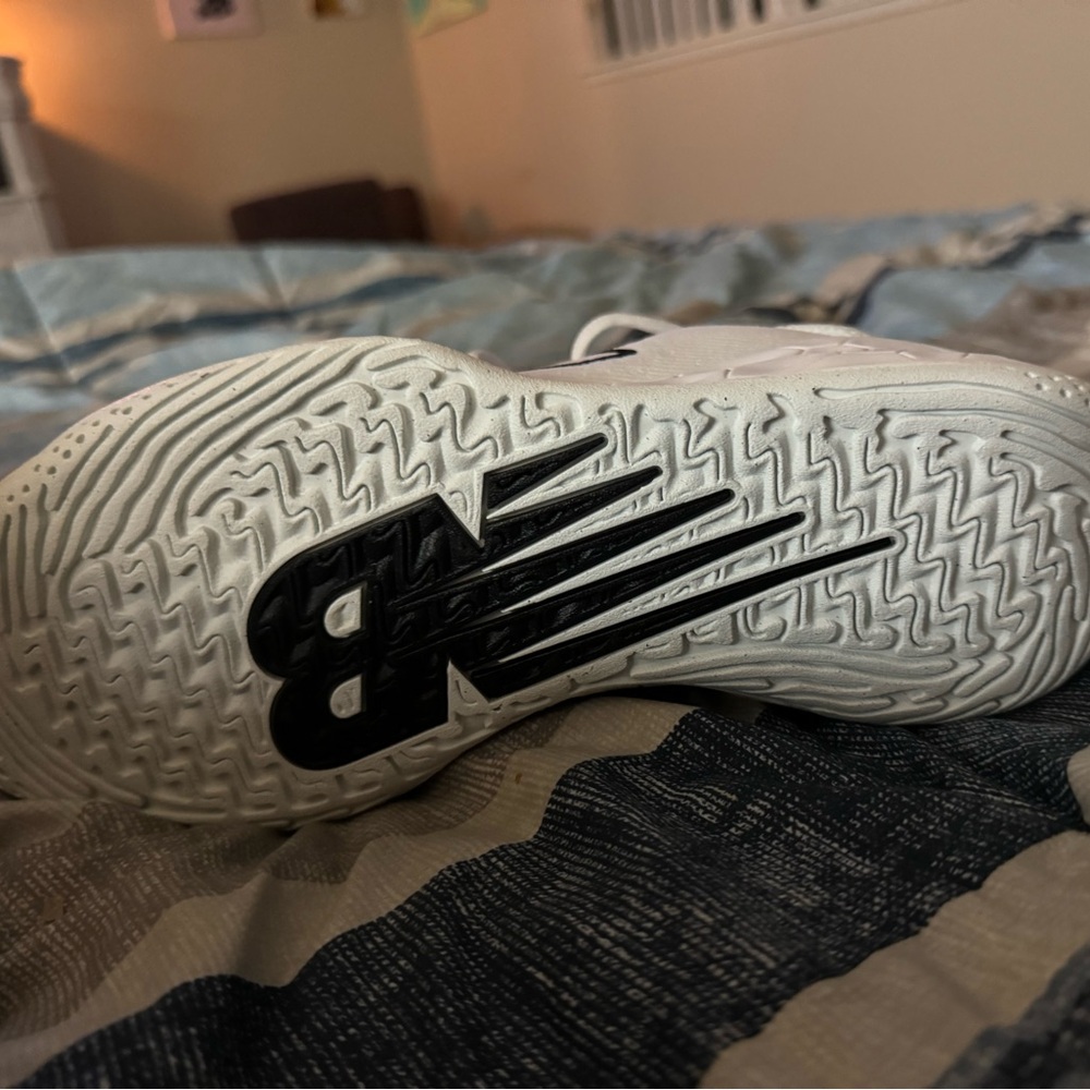 Woman’s New Balance Tennis shoes. Brand new.